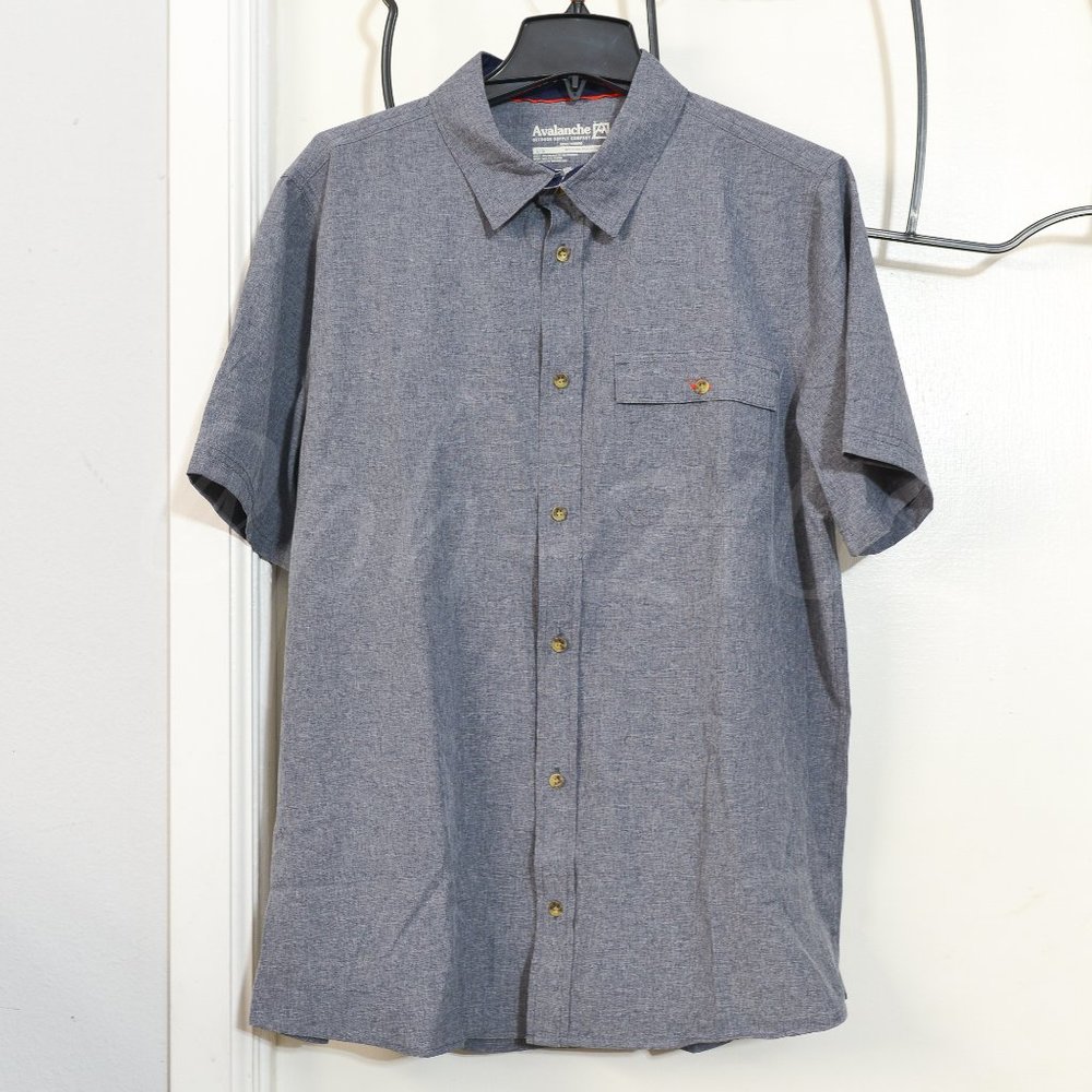 NWT Avalanche Men's Short Sleeve Woven Shirts  BLUE - Picture 2 of 7